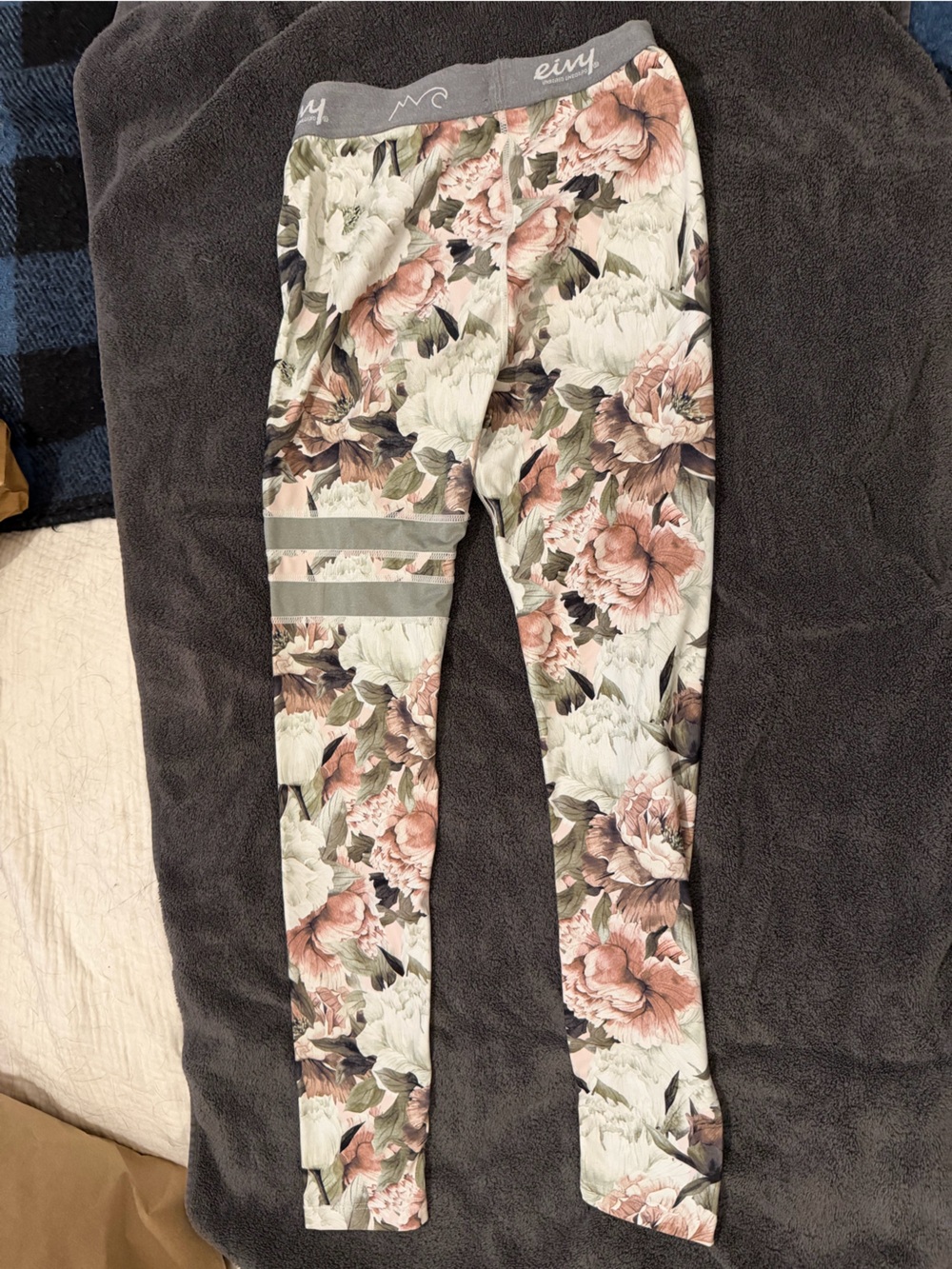 Eivy women’s ski long underwear - Floral in Blush & Sage
